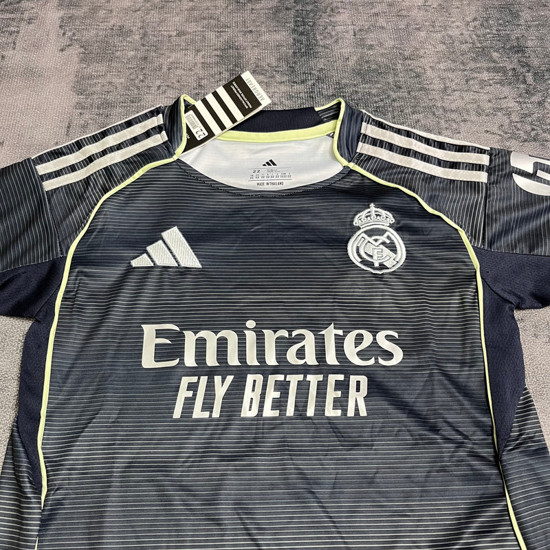 Kit Infantil Real Madrid Visitante 25/26